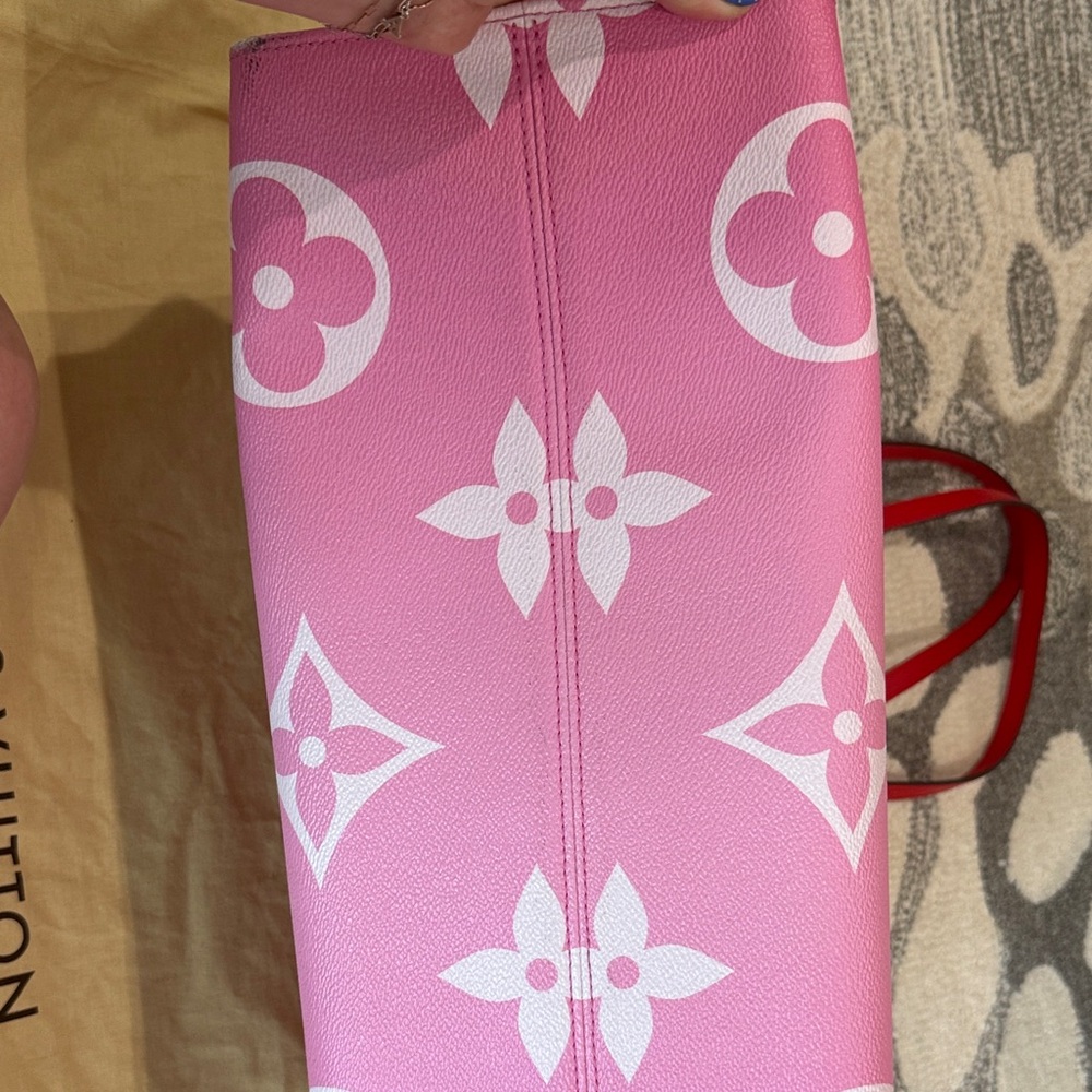 Louis Vuitton Red and Pink Ombre Neverfull Tote Bag - Picture 9 of 9